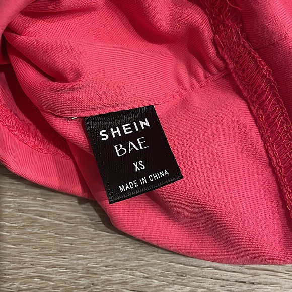 *NEW* Strappy Back Tank - Picture 5 of 5